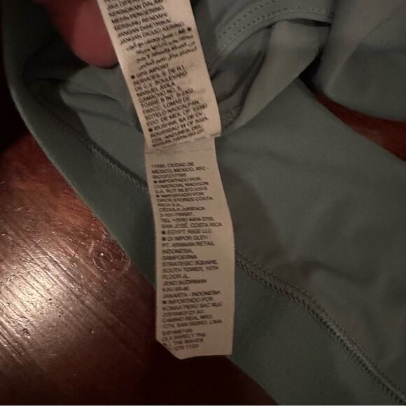 Old Navy Green Lightweight Sports Bra Tank NWT - Picture 5 of 8